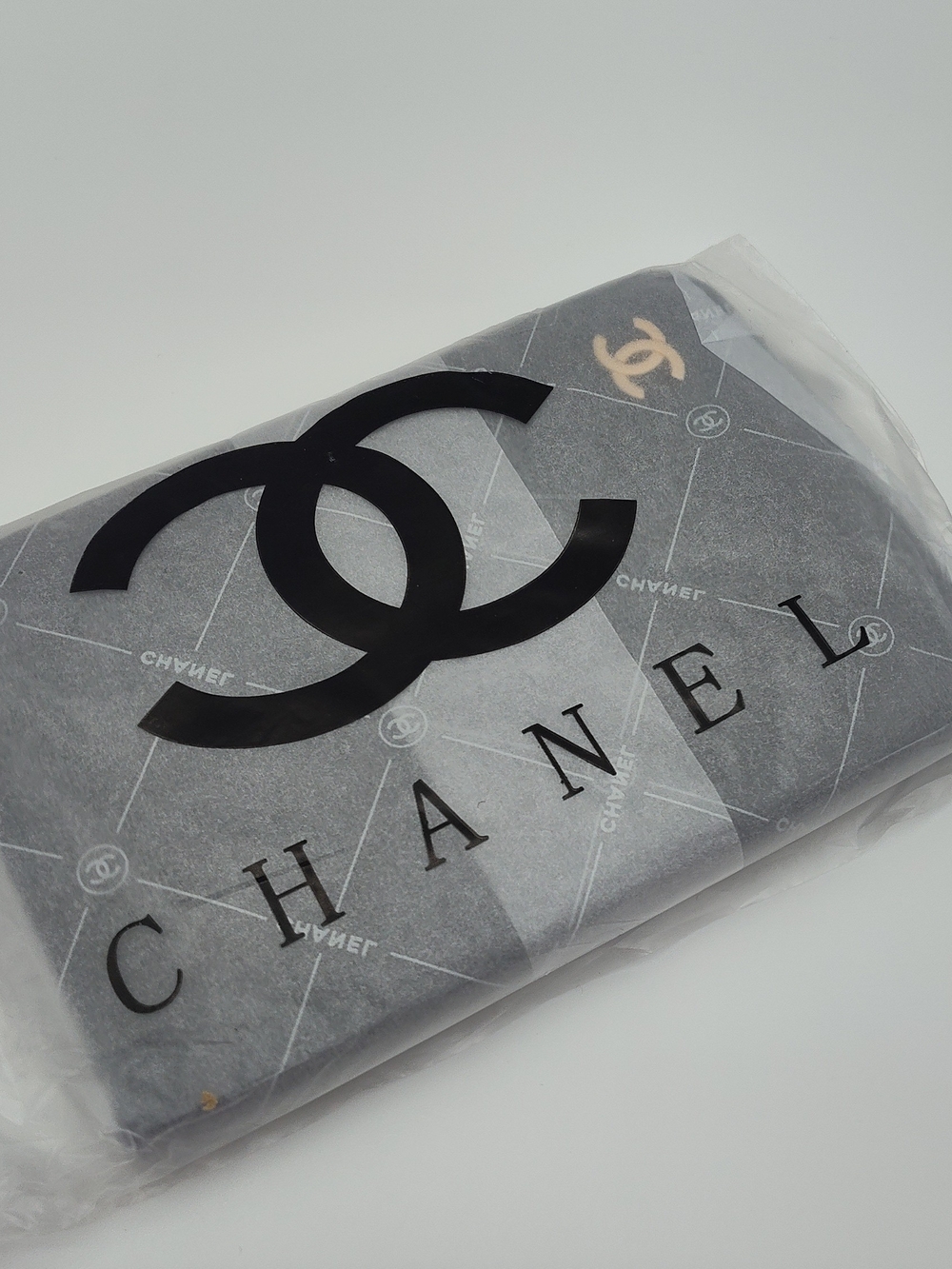 CHANEL Makeup Promotional Passport Holder Black Quilted Travel Wallet Italy NWT - Picture 2 of 8